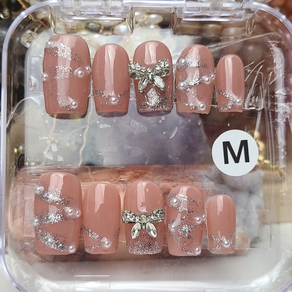 Handmade Other - Elegant Mauve Pink Press-On Nail Set with Silver Accents